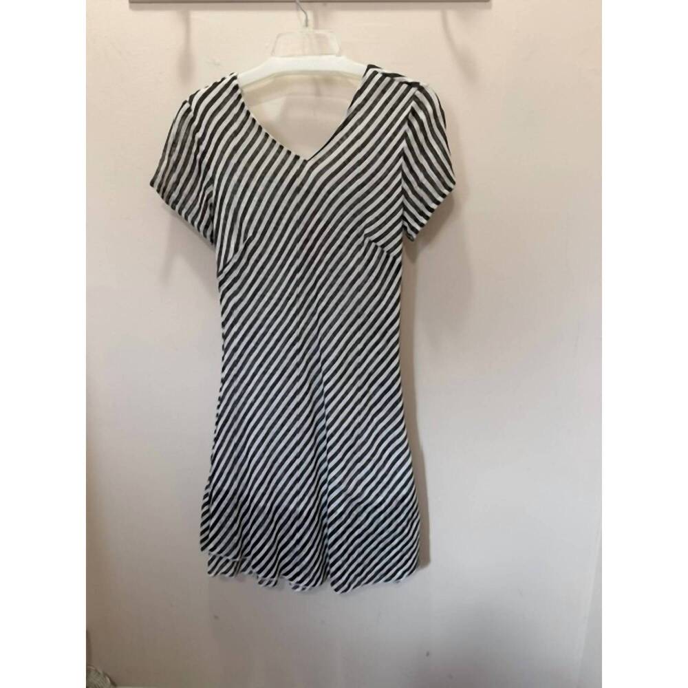NEW CHARLIE B women's biased cut v-neck dress in black / white